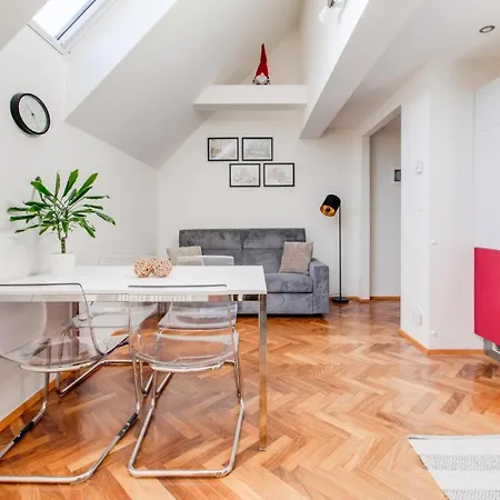 Machova Apartment, Vinohrady, City Center