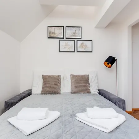 Rooftop Apartment, Vinohrady, Center *
