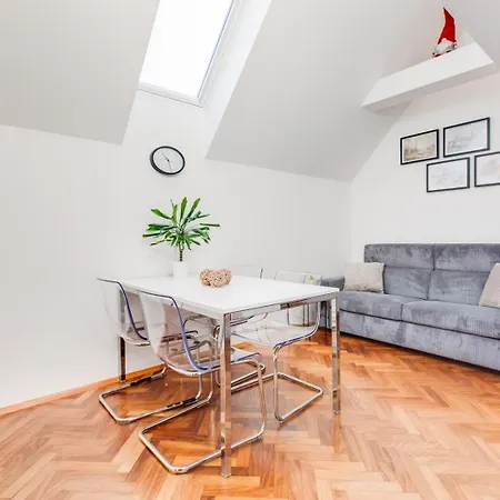Appartement Chic & Bright Vinohrady Penthouse Prague