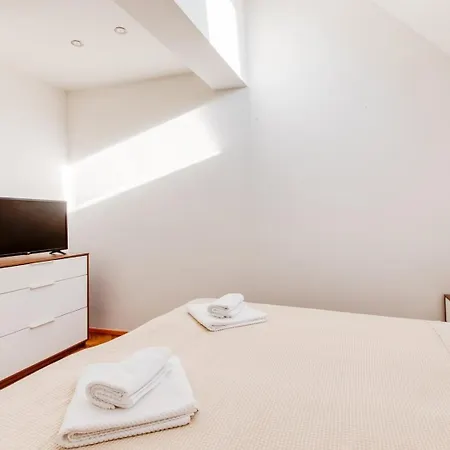 Chic & Bright Vinohrady Penthouse Appartement Prague