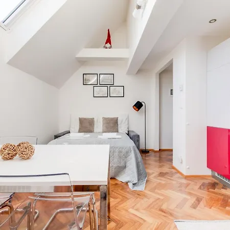 Chic & Bright Vinohrady Penthouse * Prague