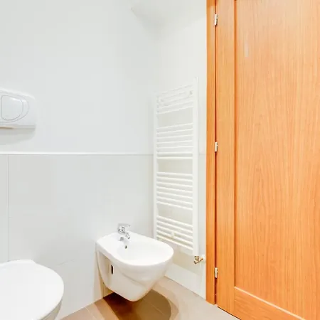 Chic & Bright Vinohrady Penthouse Appartement