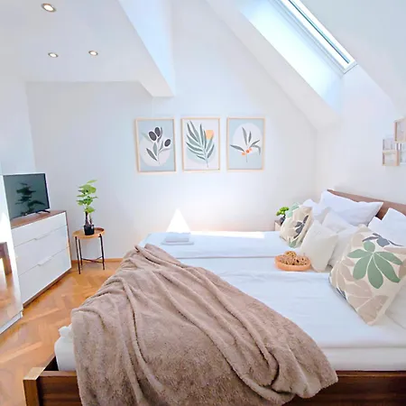 Chic & Bright Vinohrady Penthouse *
