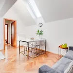 아파트 Rooftop Apartment, Vinohrady, Center *