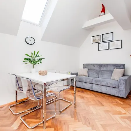 Machova Apartment, Vinohrady, City Center شقة